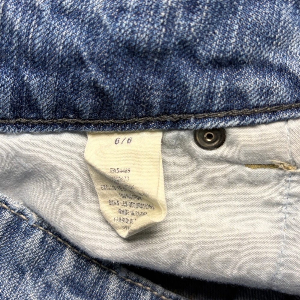 American Eagle Denim Cuffed Shorts Medium Wash Low Rise Size 6 - Picture 4 of 7